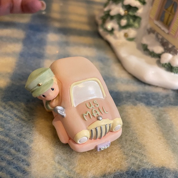 Precious Moments Holiday Hawthorne Village Set of 3! 2002 - Picture 11 of 16